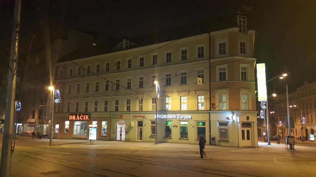 Hostel Folks Bratislava Exterior foto